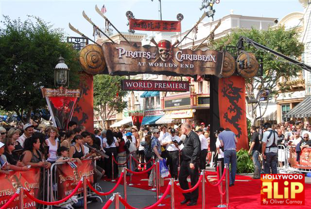Read more about the article PIRATES OF THE CARRIBEAN AT WORLD S END World Premiere at Disneyland