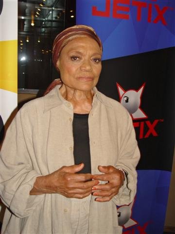 Read more about the article Eartha Kitt dies of colon cancer at 81